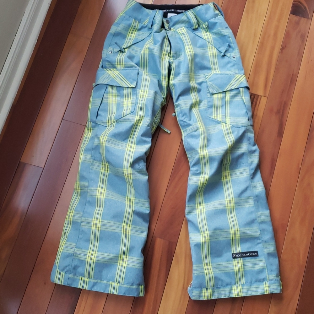Snowboard pants